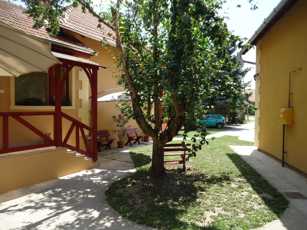 Prenociste Vila Stara Breza Palić Exterior foto