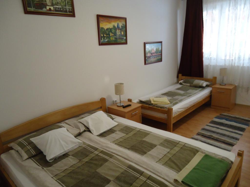 Hotel Prenociste Vila Stara Breza Palić Zimmer foto